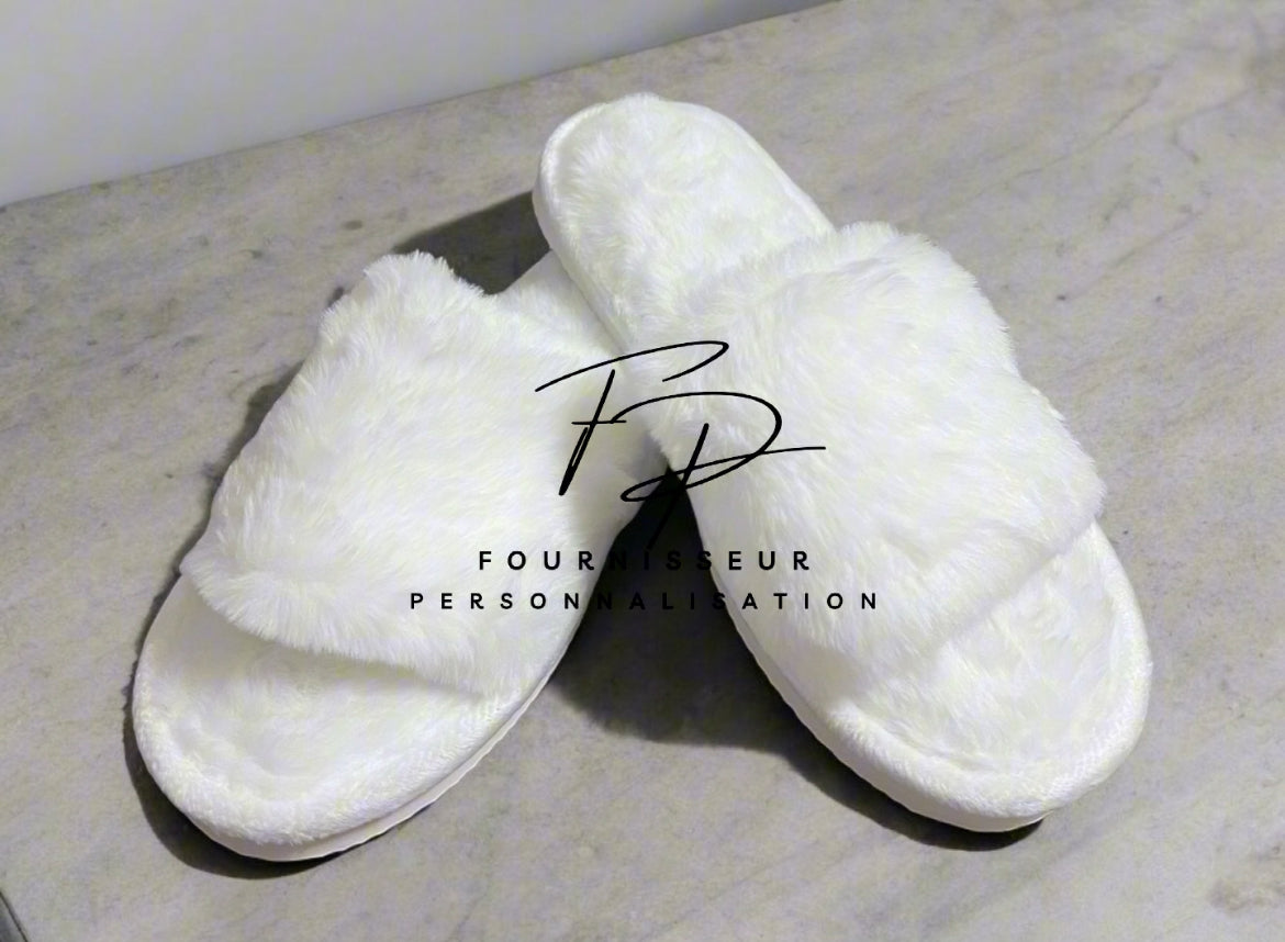 CHAUSSONS FLUFFY BLANC