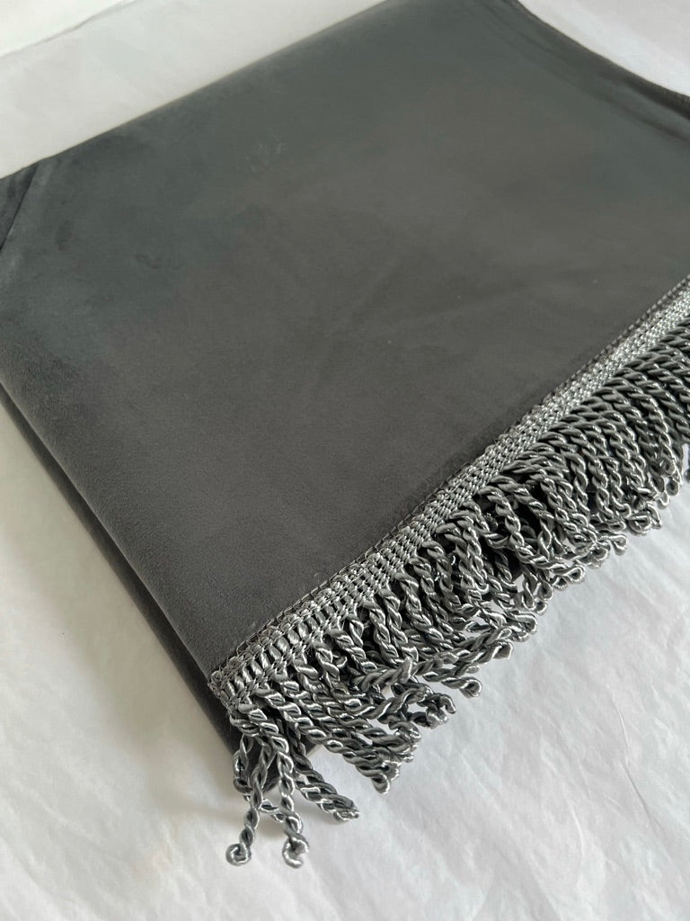 Tapis velour gris très foncé