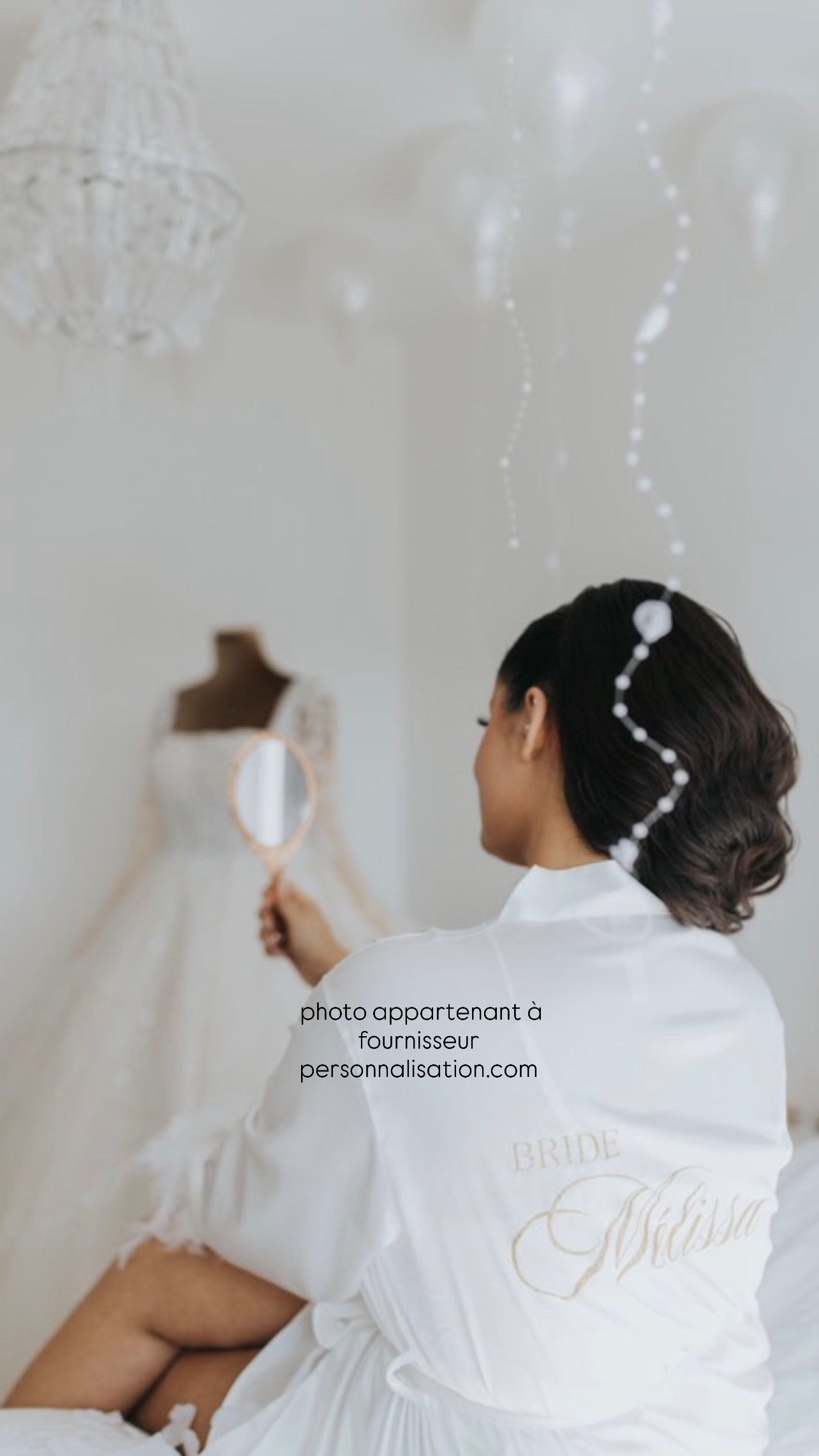 Composition de plumes blanches – Couture peignoir mariée
