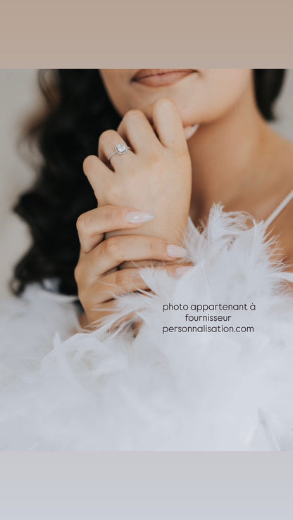 Composition de plumes blanches – Couture peignoir mariée